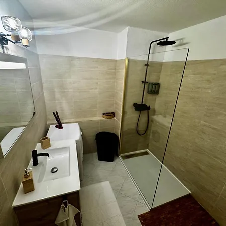 Le Saint Michel - Menton#Monaco - 6 Persons - Parking- Bord De Mer *