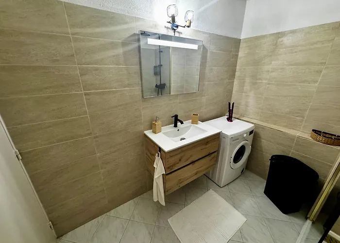 Le Saint Michel - Menton#Monaco - 6 Persons - Parking- Bord De Mer